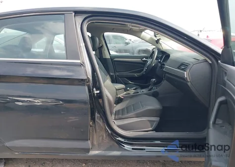 2021 Volkswagen Jetta 1.4T R-Line/1.4T S/1.4T Se из США, поврежденный, VIN 3VWC57BU8MM081983